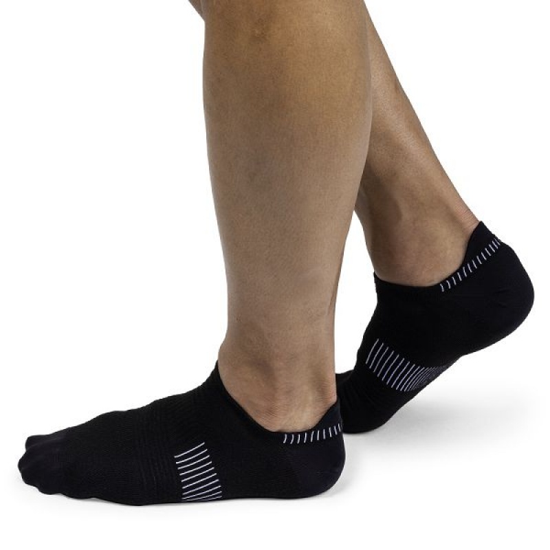 Black / White Men\'s On Running Ultralight Low Socks | 5609712_PH