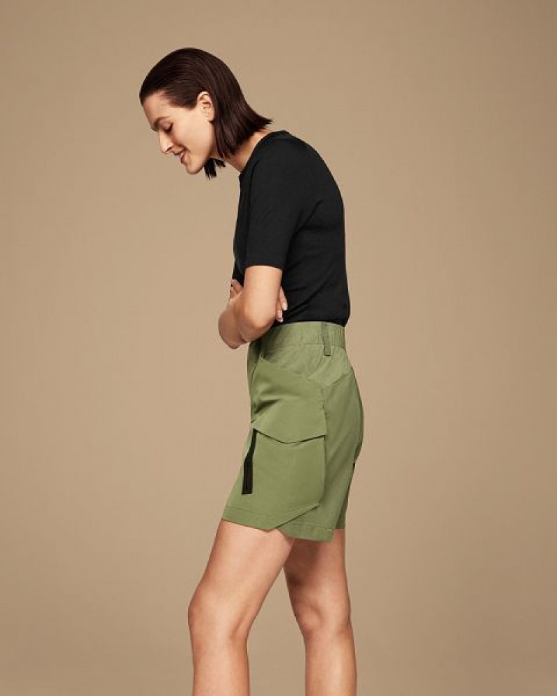 Green Women's On Running Explorer Shorts | 9306857_PH